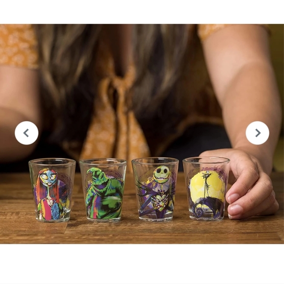 DISNEY THE NIGHTMARE BEFORE CHRISTMAS 1.5oz Glassware Set 4 Shot Glasses - Picture 3 of 7
